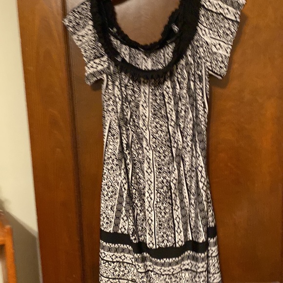 Black & white off-shoulder mini dress 😍😍😍 - Picture 6 of 7